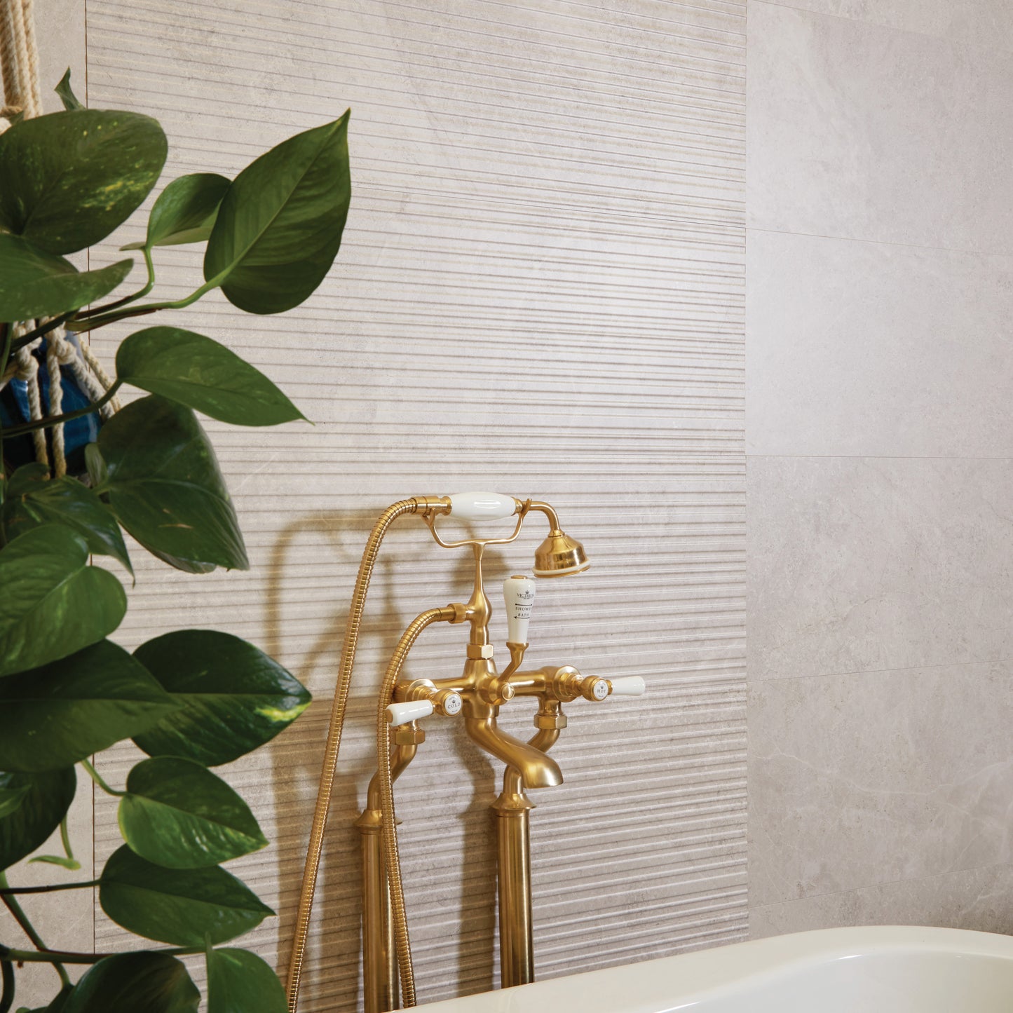Riverside Wall Linear Perla
