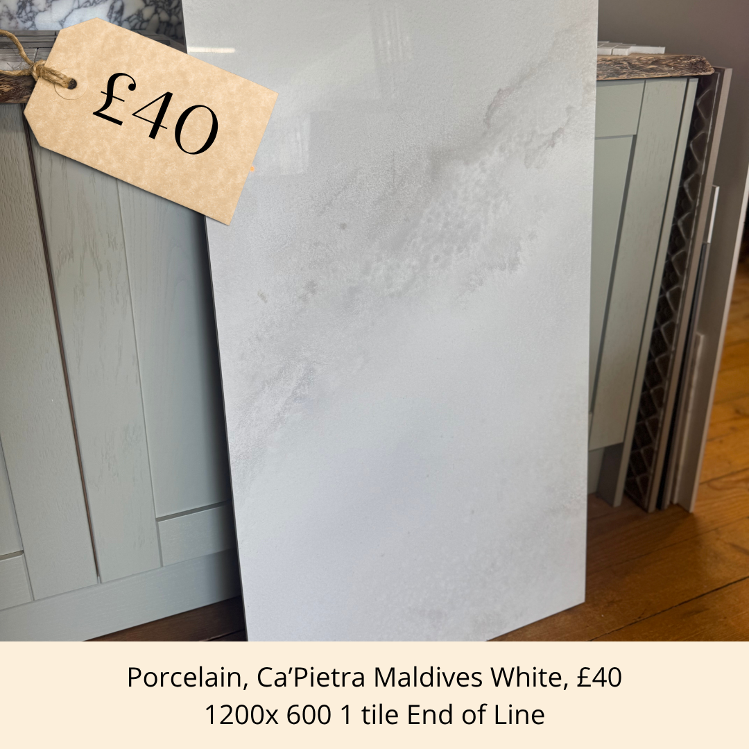 OUTLET Maldives White